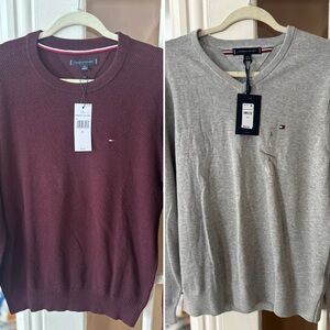 2 Men’s Large Tommy Hilfiger Crewneck Sweaters in Burgundy & Light Gray